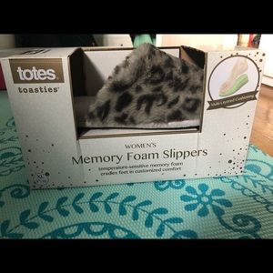 Women’s memory foam slippers